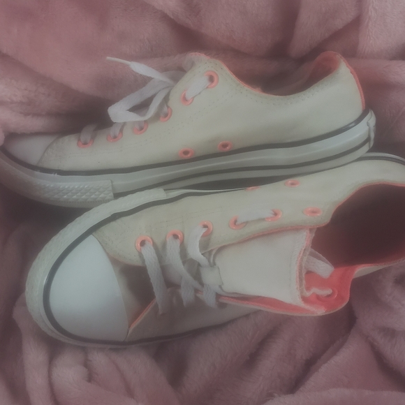 converse - Picture 3 of 8